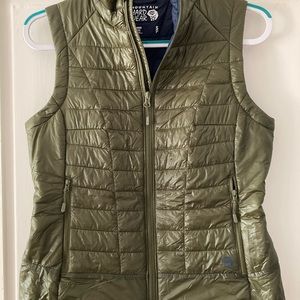 Mountain Hardwear Women’s Ghost Shadow Recycled Insulated Vest Size Small